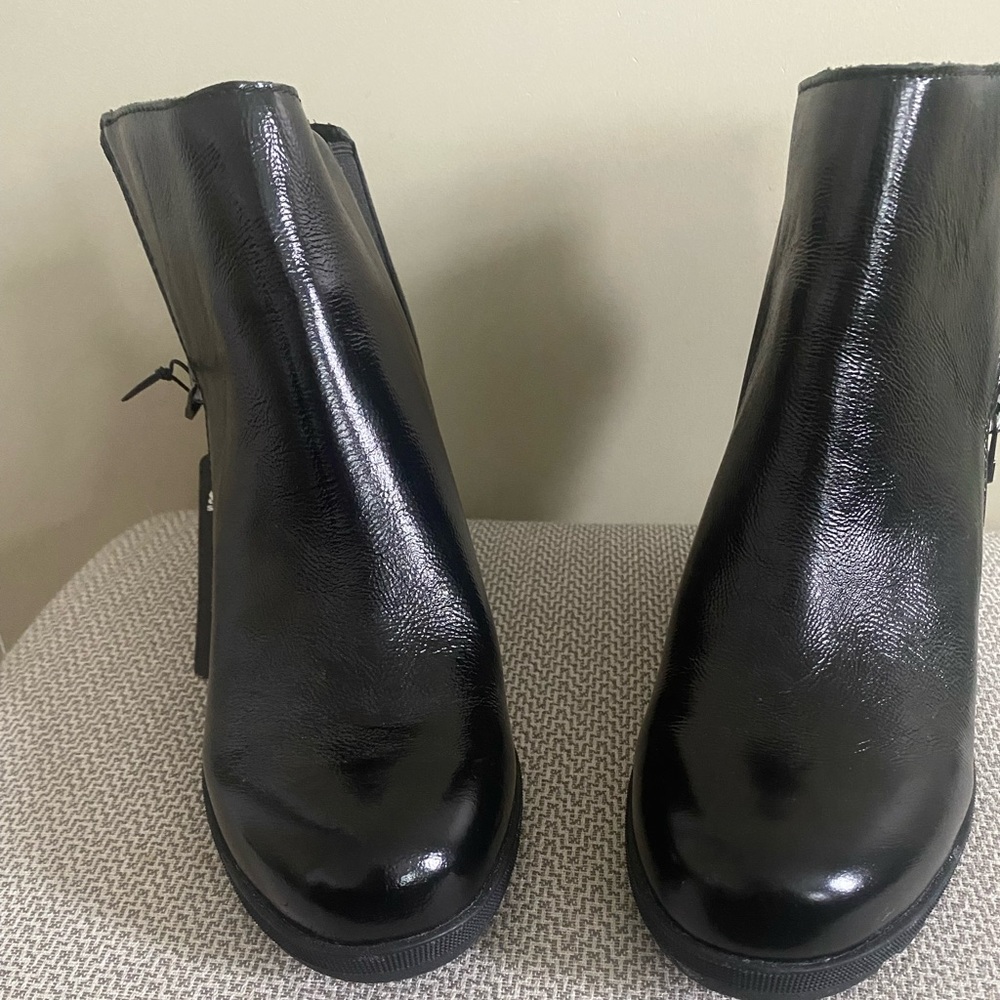 NWT womens sorel black patten wedge bootie size 9